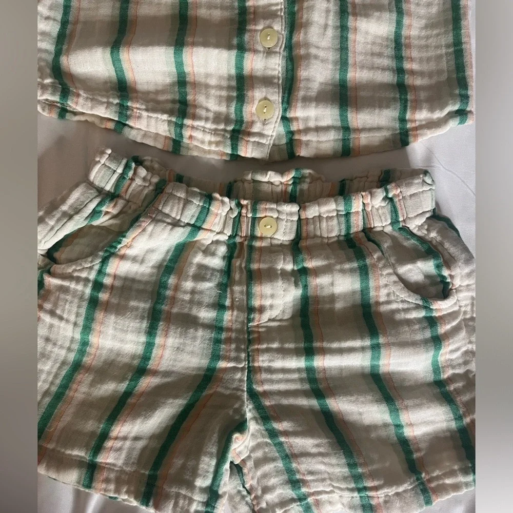Old Navy Kids size‎ 5Y green striped shirt set